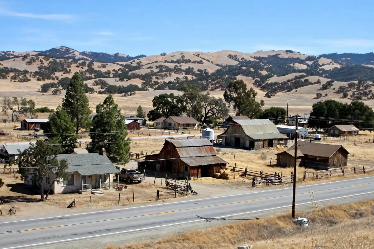 Reparación de filtraciones de techo en Tres Pinos, Hollister, CA 95075
